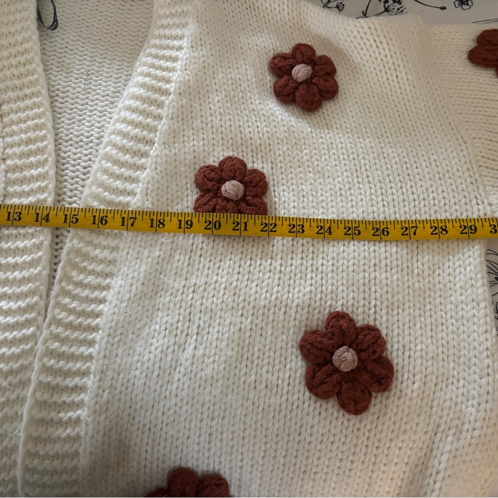 ARULA Cream oversized Cardigan with Tan Floral Details - Picture 6 of 8